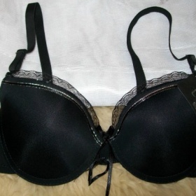 Černá push up podprsenka