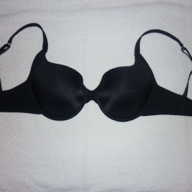 Černá vyztužená podprsenka