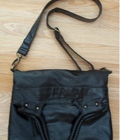 Kabelka černé barvy - foto č. 1