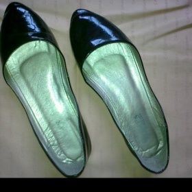 Černé lesklé balerínky