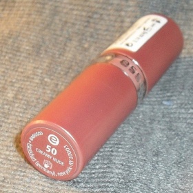 Kde sehnat rtěnku Essence - 50 Creamy nude?