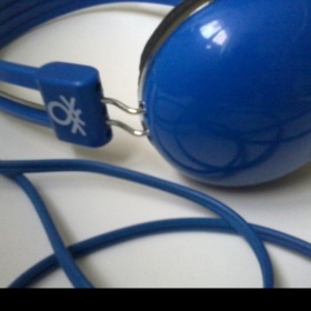 Modrá sluchátka Benetton - foto č. 1