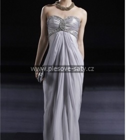 Správná délka plesových šatů