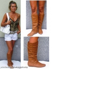 Koňakové kozačky na nízkém podpatku