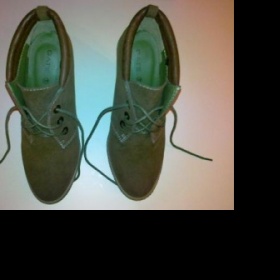 Khaki kotníkové boty