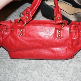 Červená mini kabelka Sisley