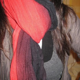 Červeno rudý šátek