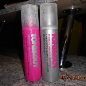 Šampon a kondicionér Toni and Guy Moisture Injection