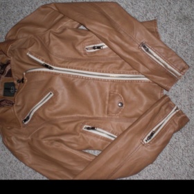 Koženková bunda camel