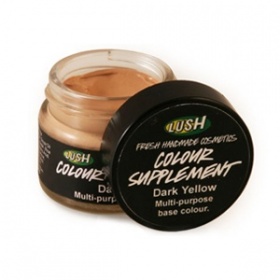 Tmavě žlutý podkladový krém Lush
