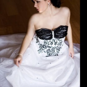 Plesové šaty, černobílé elegantní