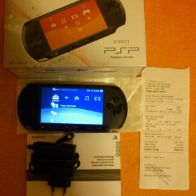 Herní konzole PSP 1004 + hry, obal, paměťovka