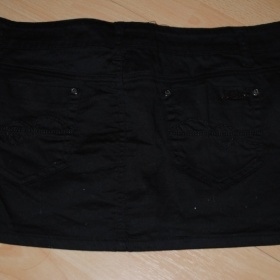 Čierna mini sukňa
