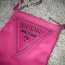 Růžová crossbody Guess Airport - foto č. 3
