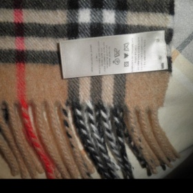 Burberry [šál] originál X fake