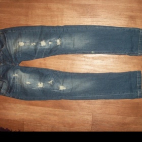 Modré bokové trhané džíny slimky se sníženým sedem Gate - foto č. 1