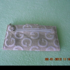 Béžová peněženka Guess