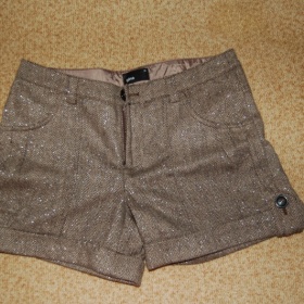 Hnědé třpytivé kraťasy