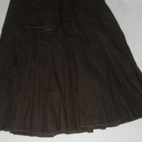 Velmi dlouhá sukně - foto č. 1