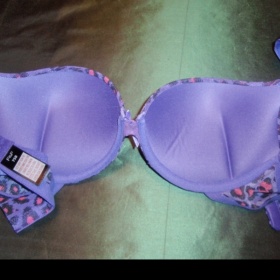 Fialová leopardí podprsenka F&F