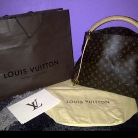 Kabelka Louis Vuitton Artsy MM