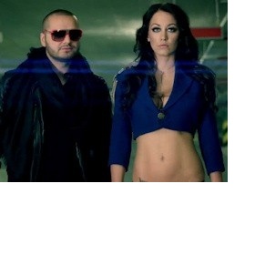 Kabátek alá Hanychová