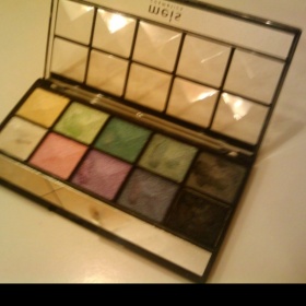 Paleta očních stínů se zrcátkem 10 barev od  Meis Cosmetics
