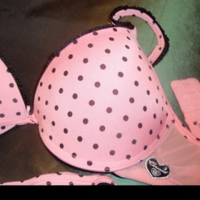 Růžový puntíkovaný set - poprsenka a kalhotky tanga