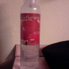 Avon naturals glazed apple & walnut