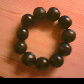 Náramek černý z velkých dřevěných kuliček