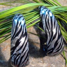 Černostříbrné náušnice Spirit se zebřím motivem - foto č. 1