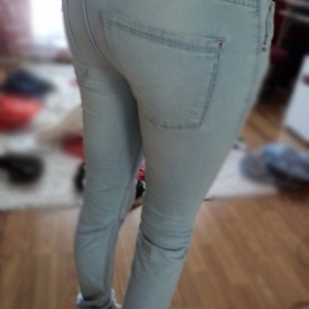 Světle modré rifle Pull and Bear