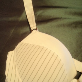 Bílá podprsenka s proužky H&M