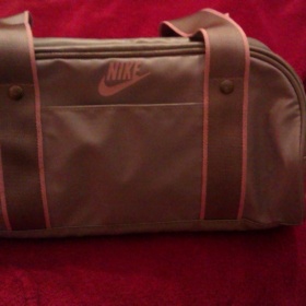 Růžovo šedá kabelka Nike - foto č. 1