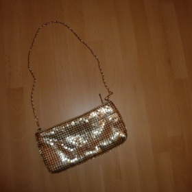 Zlaté psaníčko s krátkým řetízkem Oriflame