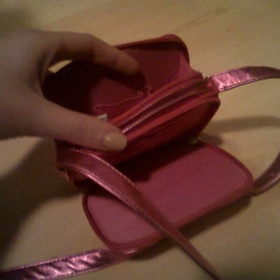 Růžová cestovní kabelka crossbody