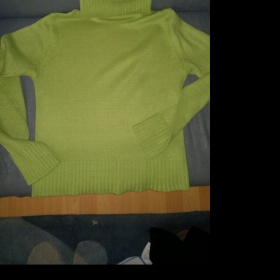 Sytě zelenkavý rolákový svetr s dlouhým rukávem Philip Russel - foto č. 1