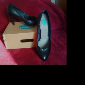 Černé lodičky Baťa