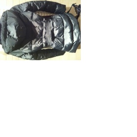 Černý péřový kabátek Zara