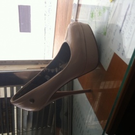 Starorůžové/nude lodičky lakované