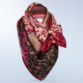 Louis Vuitton Bow Zebra Square - jak podobně uvázat šátek?
