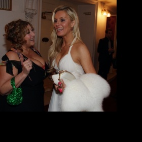 Kde sehnat zlaté náušnice jako má S.K. na obrázku?