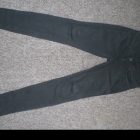 Šedé kalhoty Bershka - foto č. 1