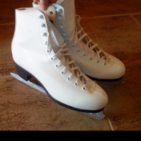 Dámské brusle na led  Botas