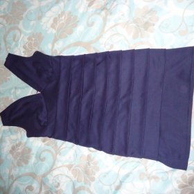 Tmavě modré šaty Orsay