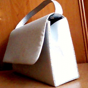 Stříbrná Plesová kabelka - foto č. 1