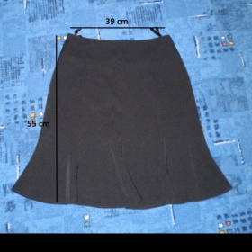Společenská černá sukně, zvonkový tvar - foto č. 1