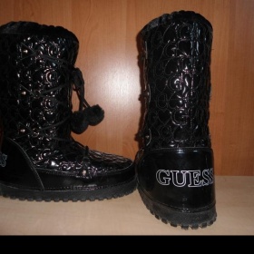 Černé sněhule Guess