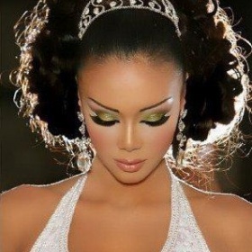 Kde sehnat společenskou čelenkou do vlasů