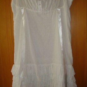 Bílé šaty na ramínka z Terranovy - foto č. 1